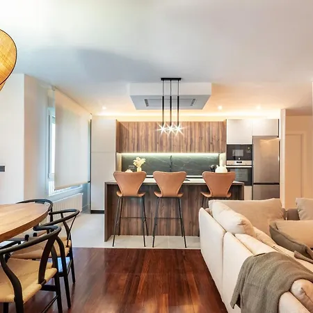 New! Lovely 4-bedroom Loft In Appartamento Bilbao