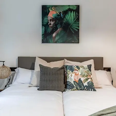 Daire New! Lovely 4-bedroom Loft In *