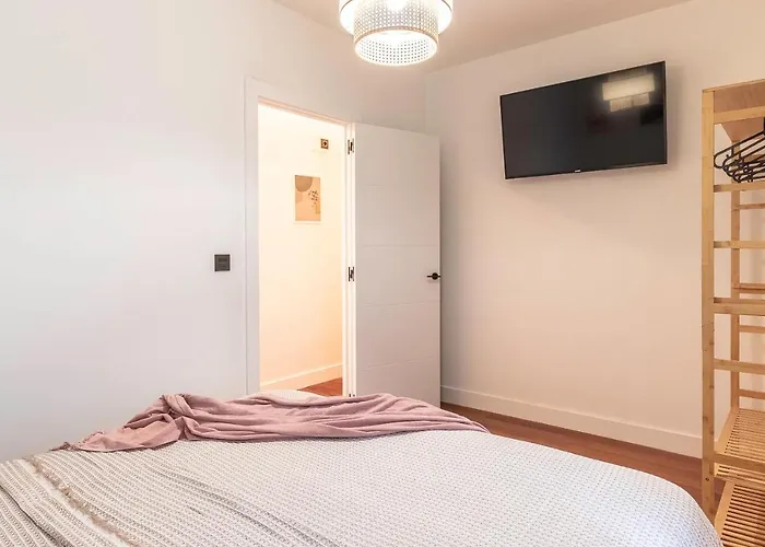 New! Lovely 4-bedroom Loft In Apartment Bilbao