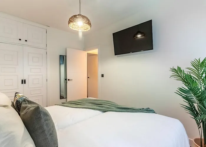 New! Lovely 4-bedroom Loft In Апартаменты Бильбао