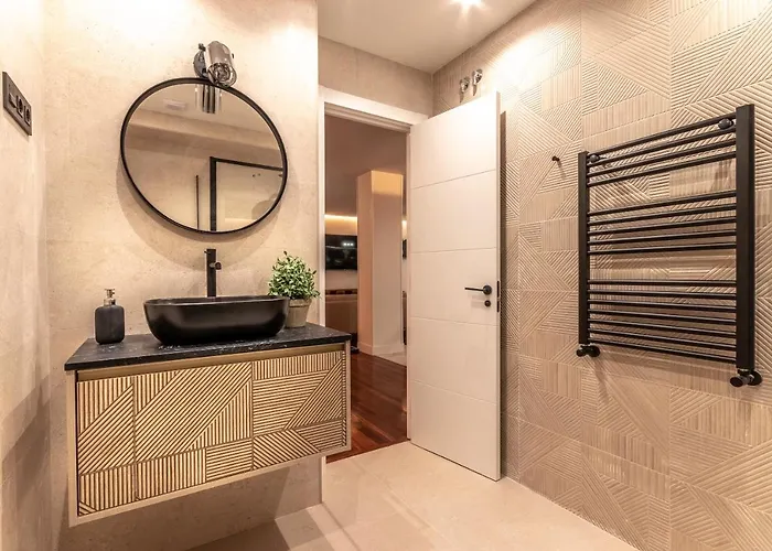 New! Lovely 4-bedroom Loft In Апартаменты