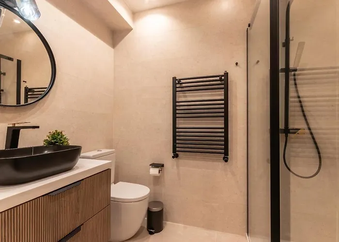 New! Lovely 4-bedroom Loft In Апартаменты *