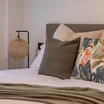 New! Lovely 4-bedroom Loft In Apartman