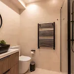 New! Lovely 4-bedroom Loft In Apartman *