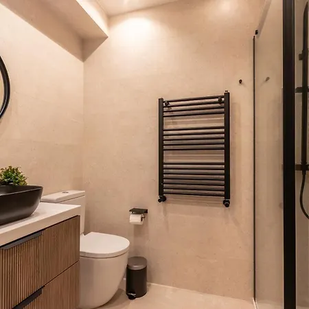 New! Lovely 4-bedroom Loft In Lejlighed *