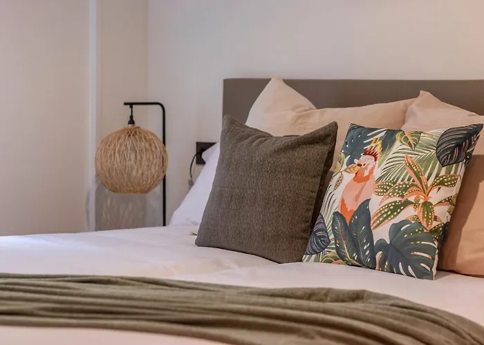 New! Lovely 4-bedroom Loft In Appartement